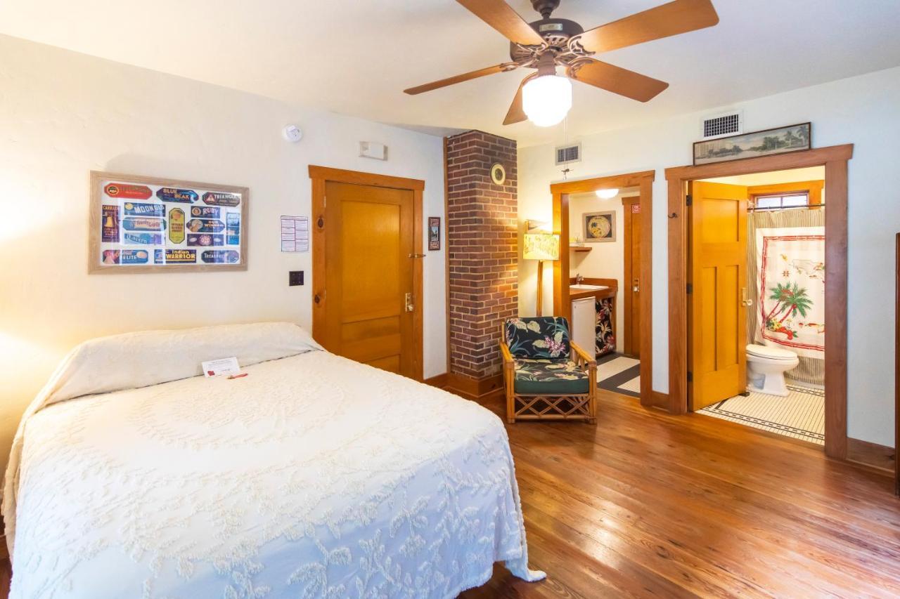 Hibiscus Coffee & Guesthouse Grayton Beach Eksteriør bilde