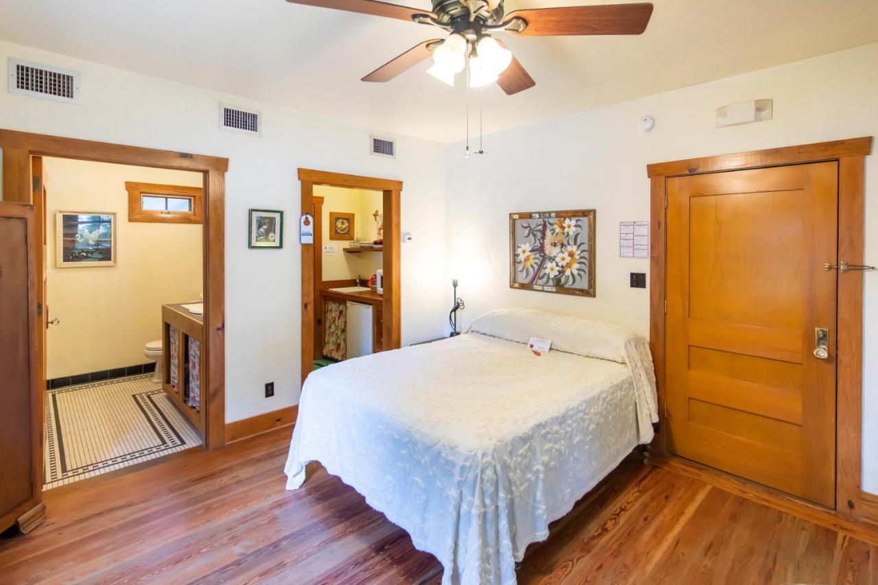 Hibiscus Coffee & Guesthouse Grayton Beach Eksteriør bilde